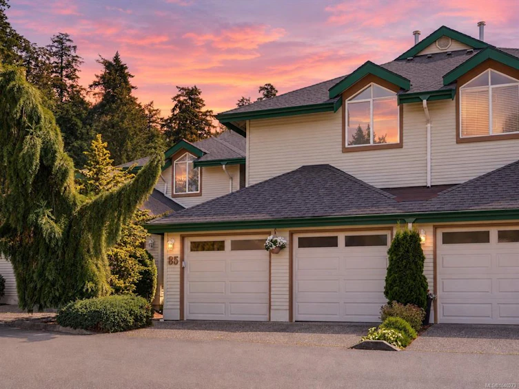 85-530 Marsett Place, Saanich, BC, V8Z 7J2
