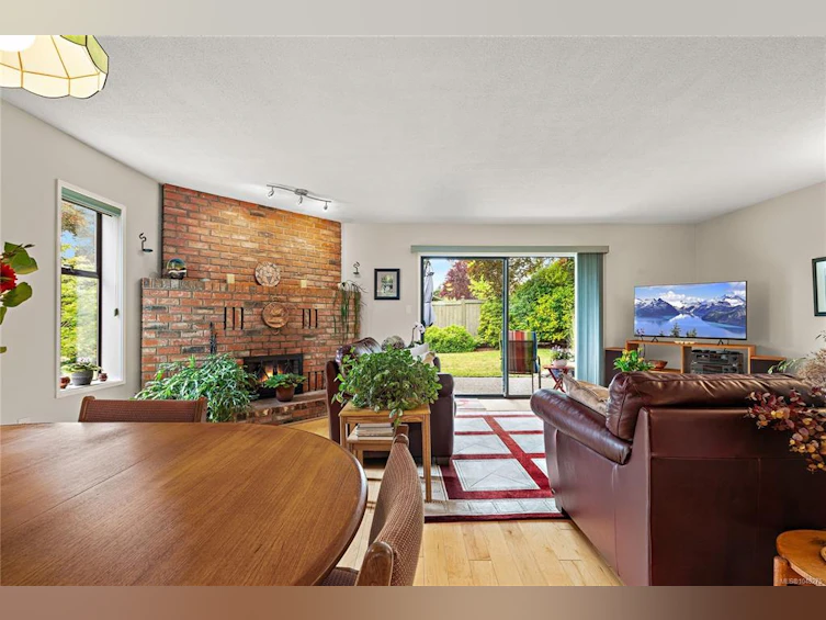 8-1950 Cultra Avenue, Central Saanich, BC, V8M 1Y9 - 11