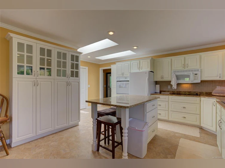 9857 Youbou Road, Youbou, BC, V0R 3E1 - 9
