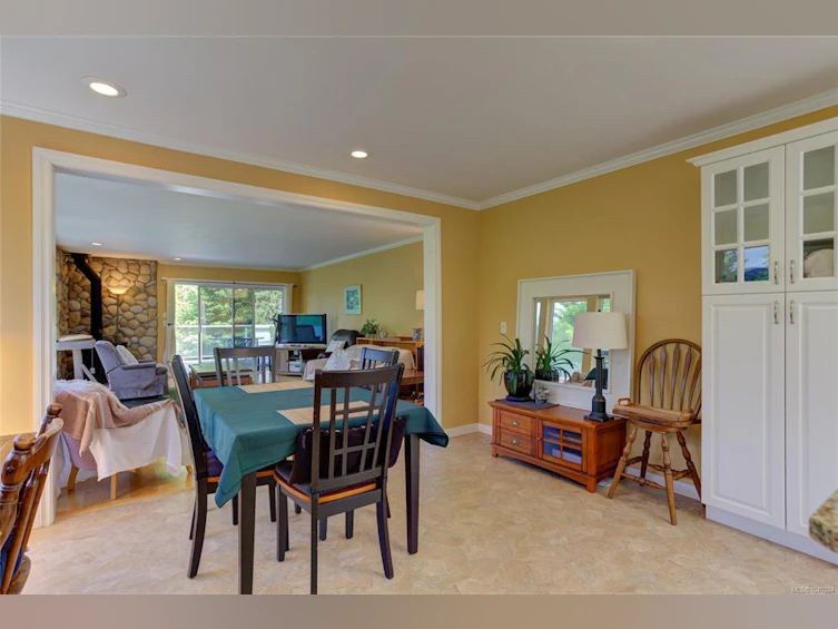 9857 Youbou Road, Youbou, BC, V0R 3E1 - 10