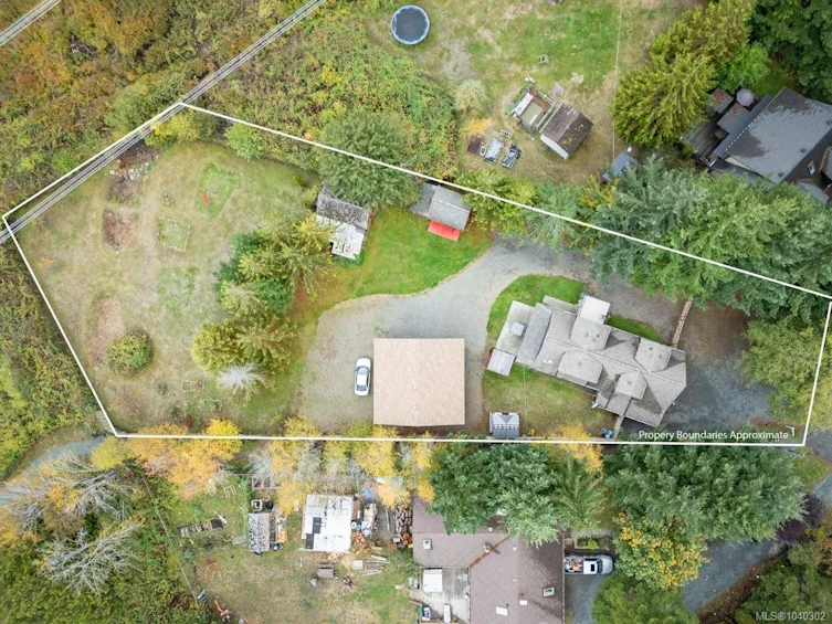70 Islewood Drive, Bowser/Deep Bay, BC, V0R 1G0 - 2