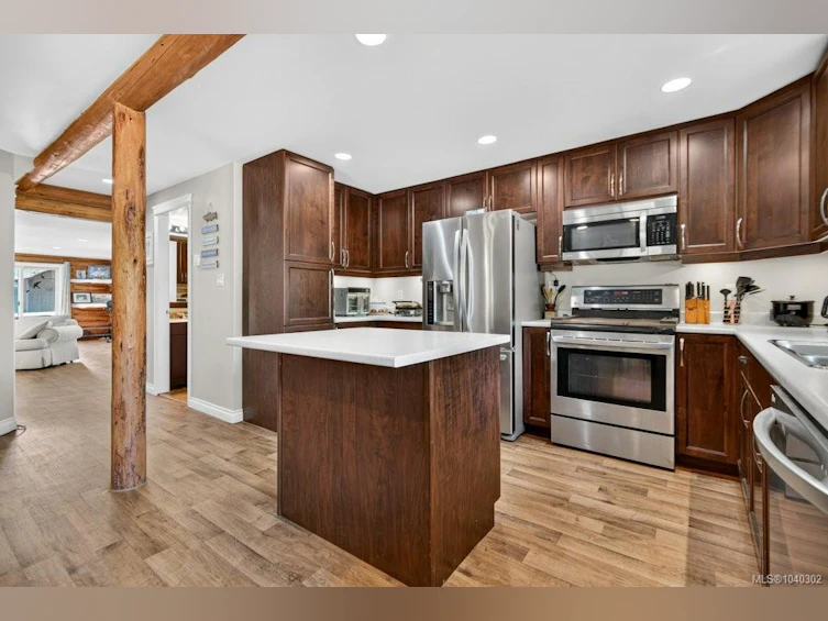 70 Islewood Drive, Bowser/Deep Bay, BC, V0R 1G0 - 8