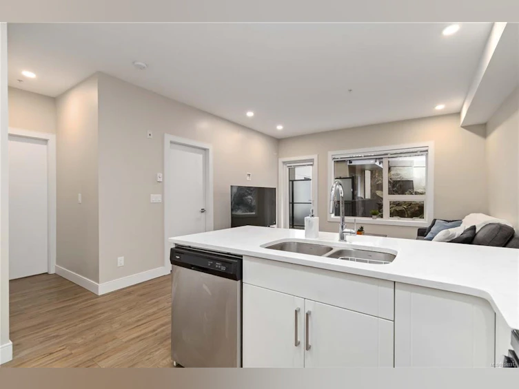 107-280 Island Highway, View Royal, BC, V9B 1G5 - 7