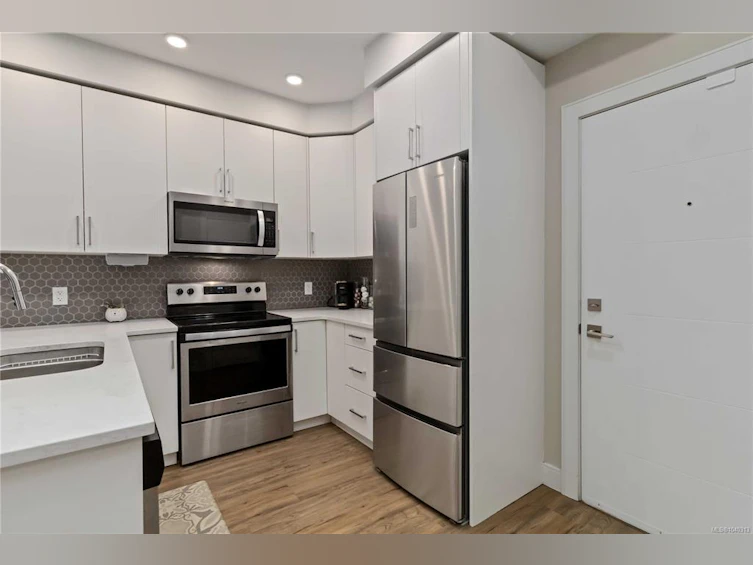 107-280 Island Highway, View Royal, BC, V9B 1G5 - 3