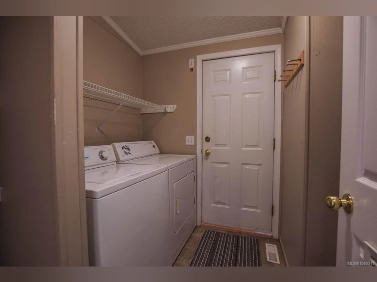 981 Pratt Road, Hilliers, BC, V9K 1W5 - 32