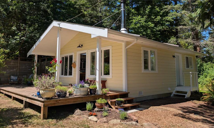 3185 Silva Bay Road