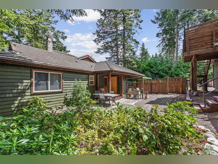7764 Ships Point Road, Fanny Bay, BC, V0R 1W0 - 19