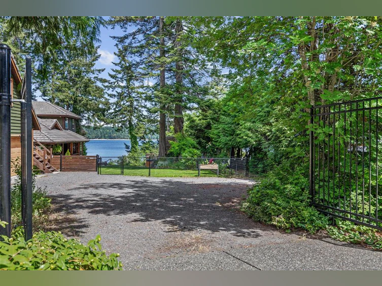 7764 Ships Point Road, Fanny Bay, BC, V0R 1W0 - 15