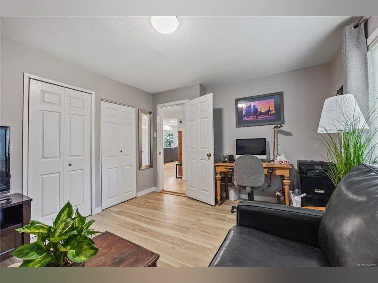 7764 Ships Point Road, Fanny Bay, BC, V0R 1W0 - 13