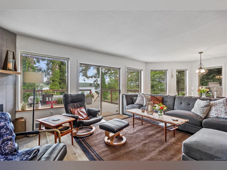 7764 Ships Point Road, Fanny Bay, BC, V0R 1W0 - 7