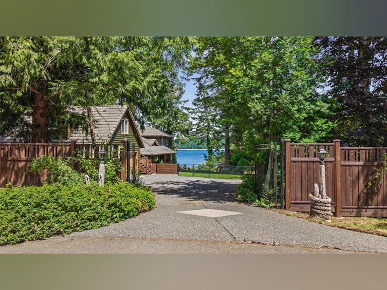 7764 Ships Point Road, Fanny Bay, BC, V0R 1W0 - 72