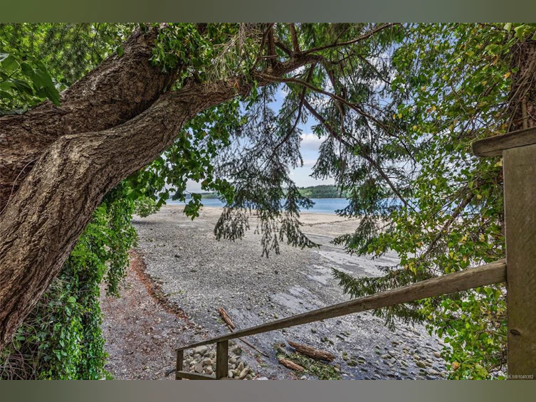 7764 Ships Point Road, Fanny Bay, BC, V0R 1W0 - 36