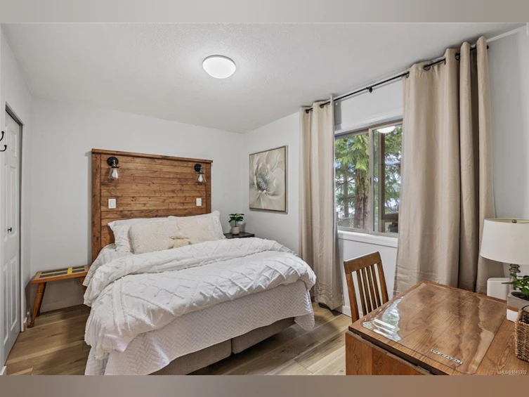 7764 Ships Point Road, Fanny Bay, BC, V0R 1W0 - 12