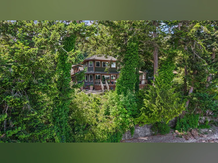 7764 Ships Point Road, Fanny Bay, BC, V0R 1W0 - 64