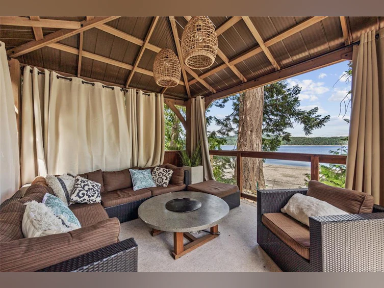 7764 Ships Point Road, Fanny Bay, BC, V0R 1W0 - 3