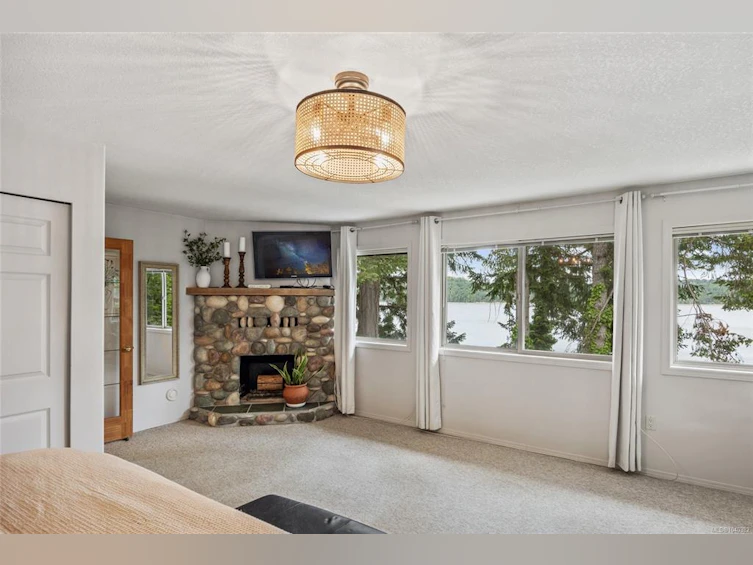 7764 Ships Point Road, Fanny Bay, BC, V0R 1W0 - 8