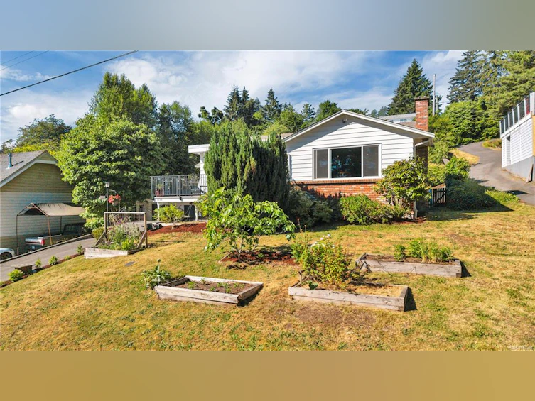 1116 2nd Avenue, Ladysmith, BC, V9G 1A6