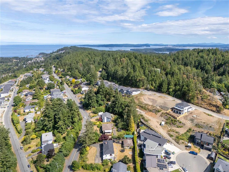 5395 Lost Lake Road, Nanaimo, BC, V9T 5E7 - 56