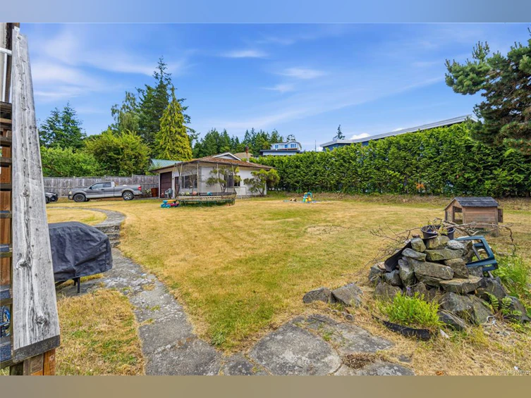 5395 Lost Lake Road, Nanaimo, BC, V9T 5E7 - 40