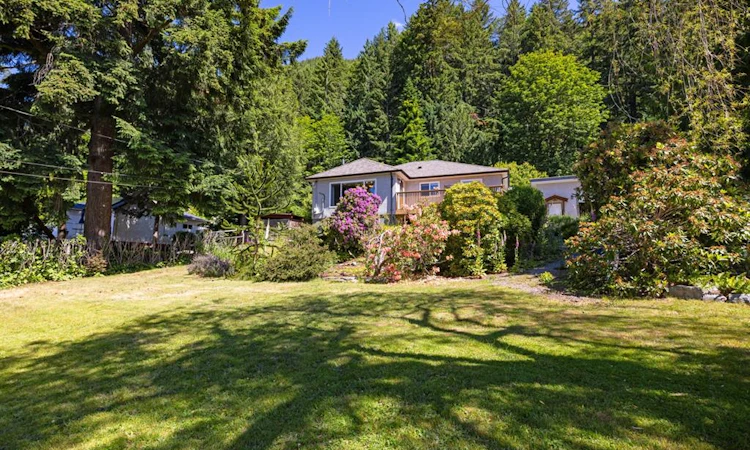 10093 Youbou Road
