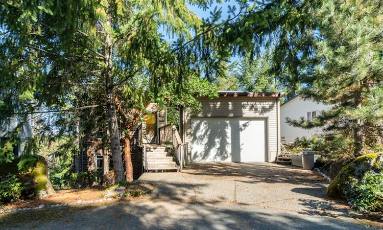 541 Charfinch Place