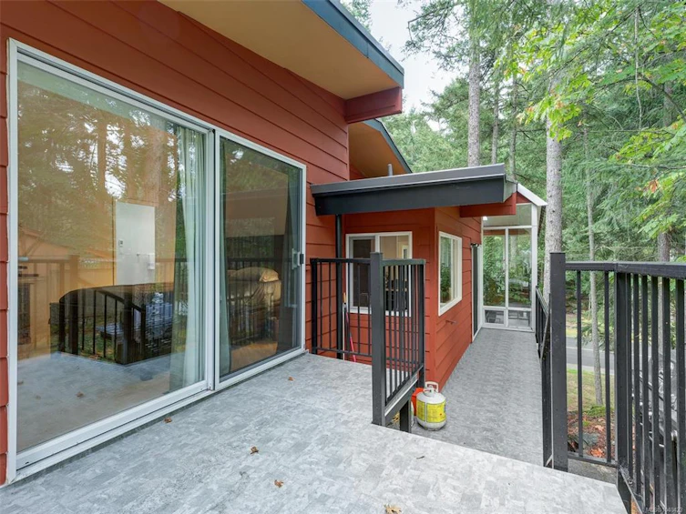 4482 Emily Carr Drive, Saanich, BC, V8X 2N6 - 22