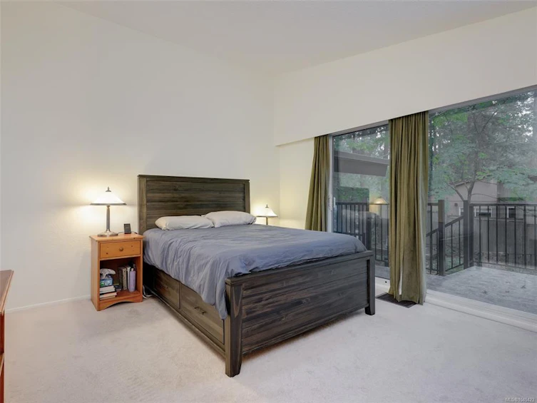 4482 Emily Carr Drive, Saanich, BC, V8X 2N6 - 9