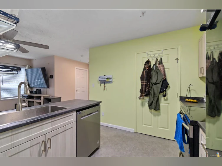 208-383 Wale Road, Colwood, BC, V9B 2P9 - 13