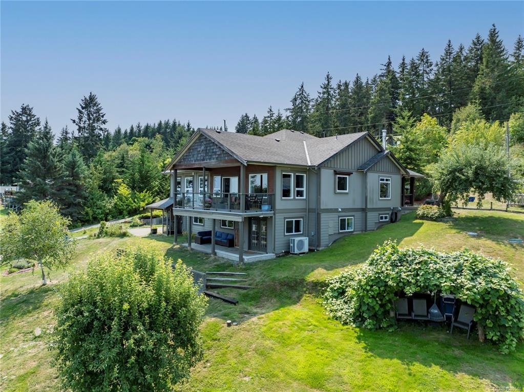 5763 S Island Highway, Union Bay, BC, V0R 3B0