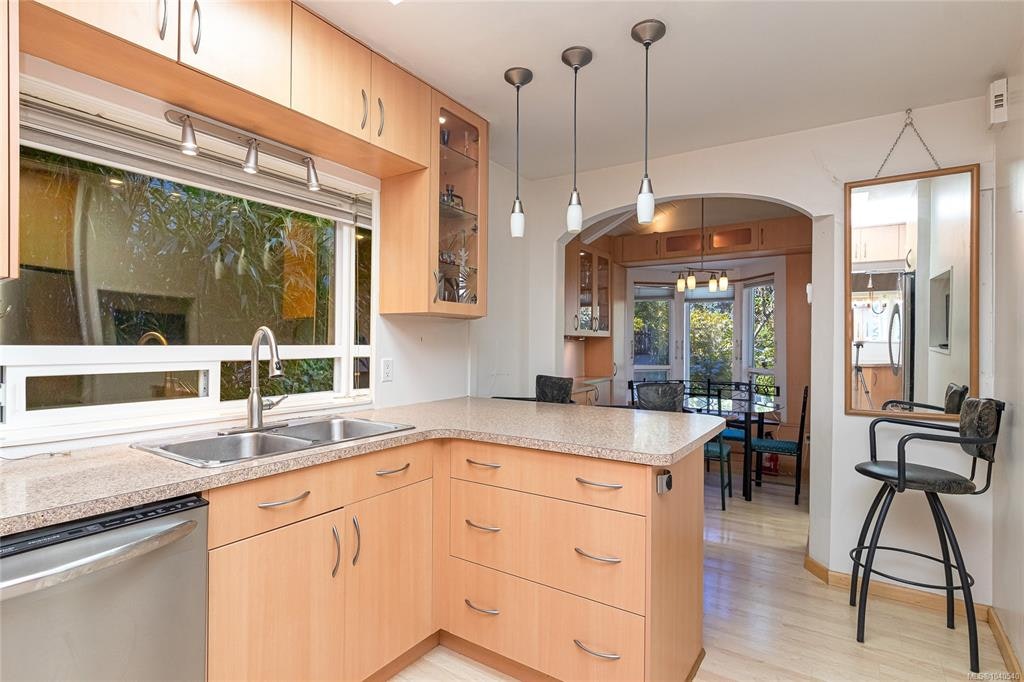 157 Robertson Street, Victoria, BC, V8S 3X3 - 18