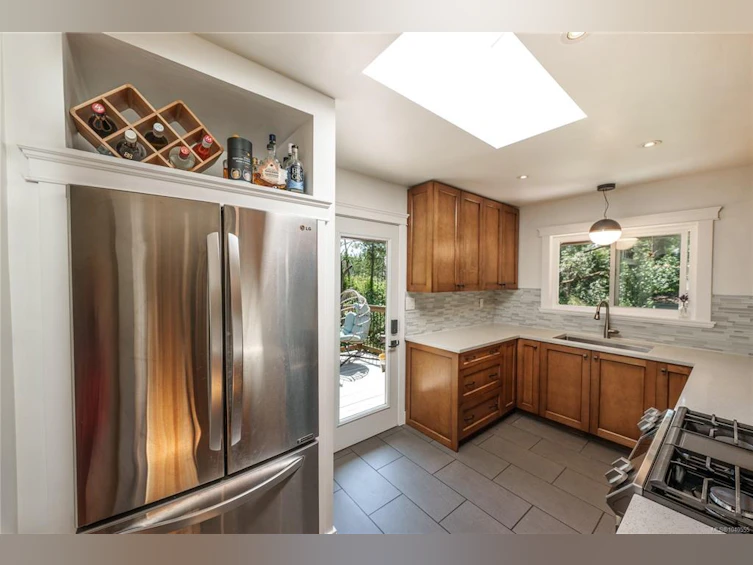 1299 Camrose Crescent, Saanich, BC, V8P 1N6 - 10
