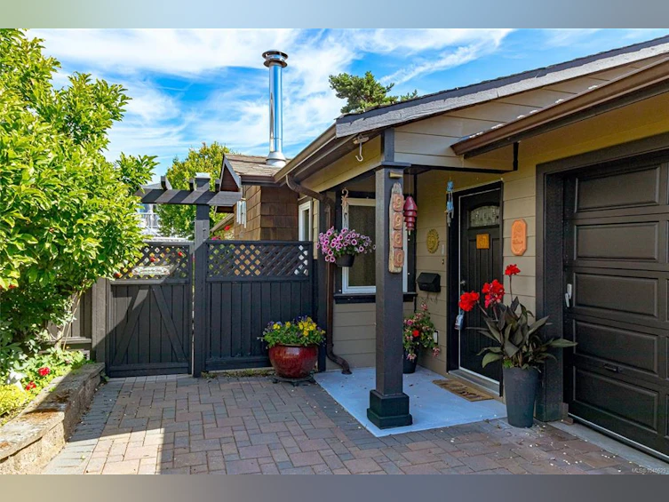 9960 Swiftsure Place, Sidney, BC, V8L 4E4 - 3