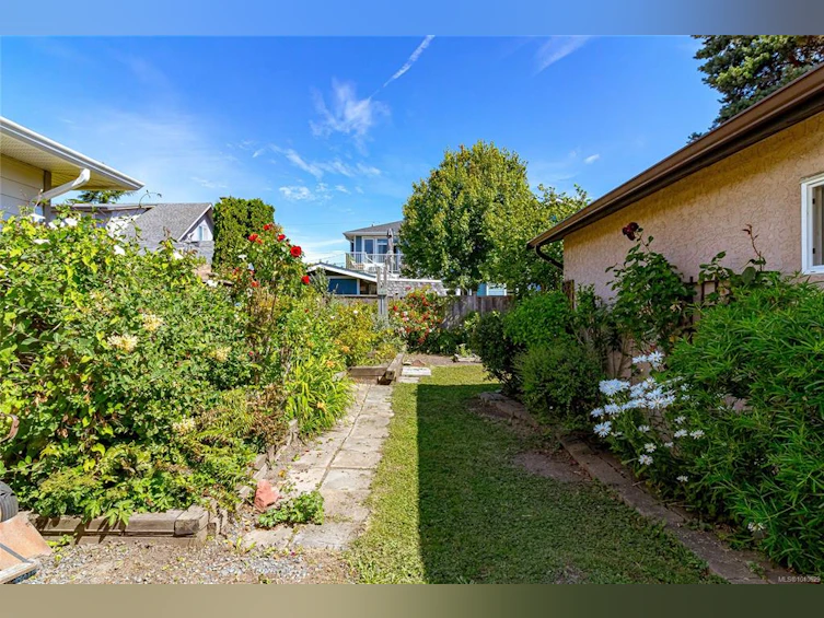 9960 Swiftsure Place, Sidney, BC, V8L 4E4 - 26
