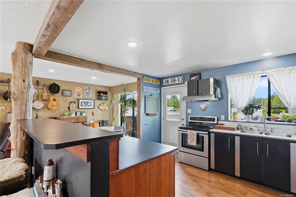 1550 Larch Road, Ucluelet, BC, V0R 3A0 - 6