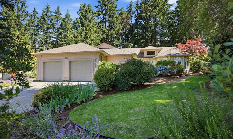 1747 Sangster Crescent