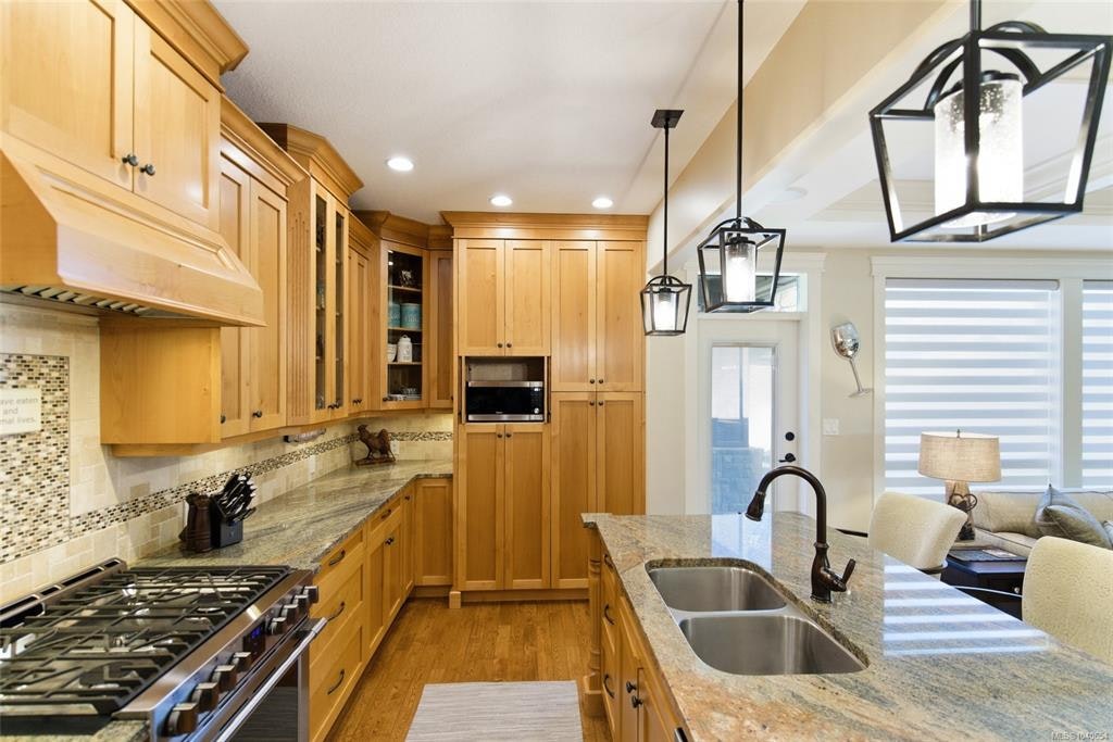 844 Mulholland Drive, French Creek, BC, V9P 1Z5 - 12