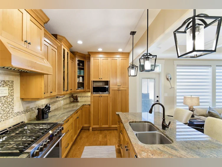 844 Mulholland Drive, French Creek, BC, V9P 1Z5 - 12