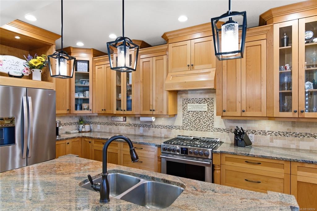 844 Mulholland Drive, French Creek, BC, V9P 1Z5 - 11
