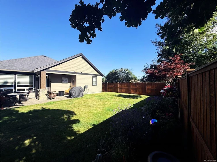 844 Mulholland Drive, French Creek, BC, V9P 1Z5 - 39