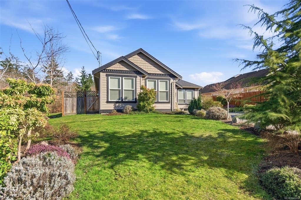 844 Mulholland Drive, French Creek, BC, V9P 1Z5 - 45