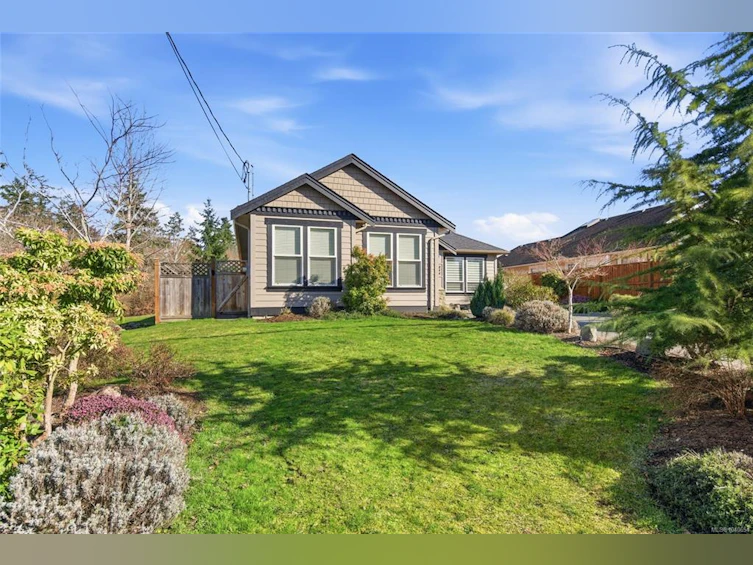 844 Mulholland Drive, French Creek, BC, V9P 1Z5 - 45