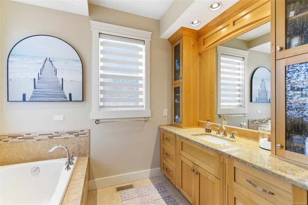 844 Mulholland Drive, French Creek, BC, V9P 1Z5 - 8
