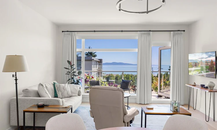 305-5120 Cordova Bay Road