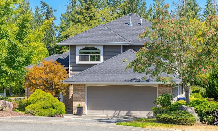 1191 Rosemount Close
