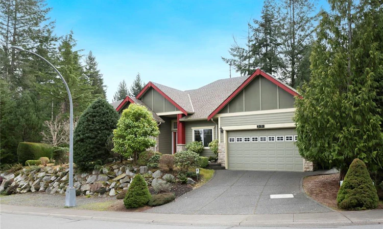 3151 Klanawa Crescent