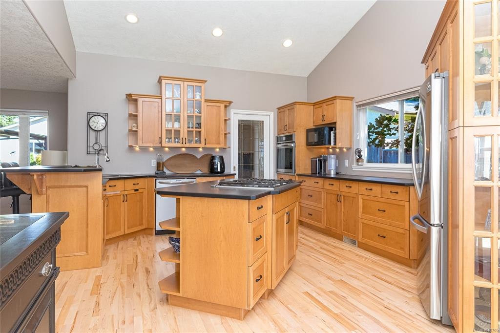 6810 West Coast Road, Sooke, BC, V9C 0V2 - 6