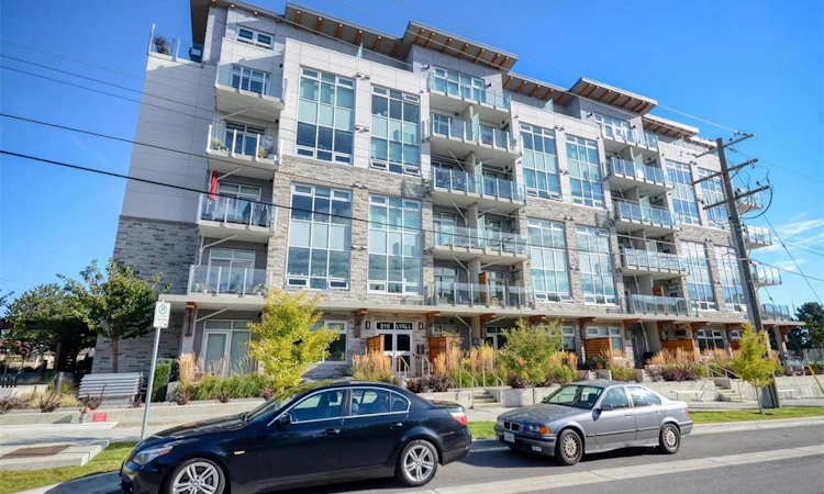 203-916 Lyall Street