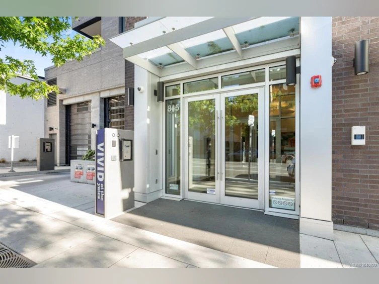 401-845 Johnson Street, Victoria, BC, V8W 0G3 - 4