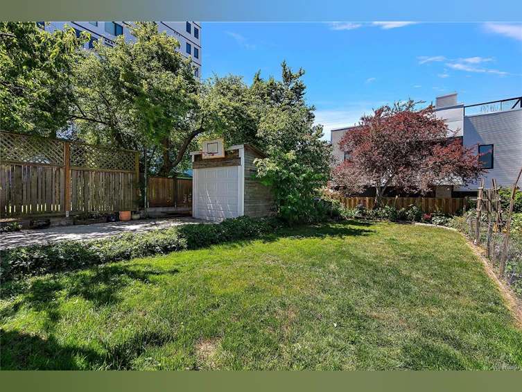 626 Constance Avenue, Esquimalt, BC, V9A 6N7 - 27