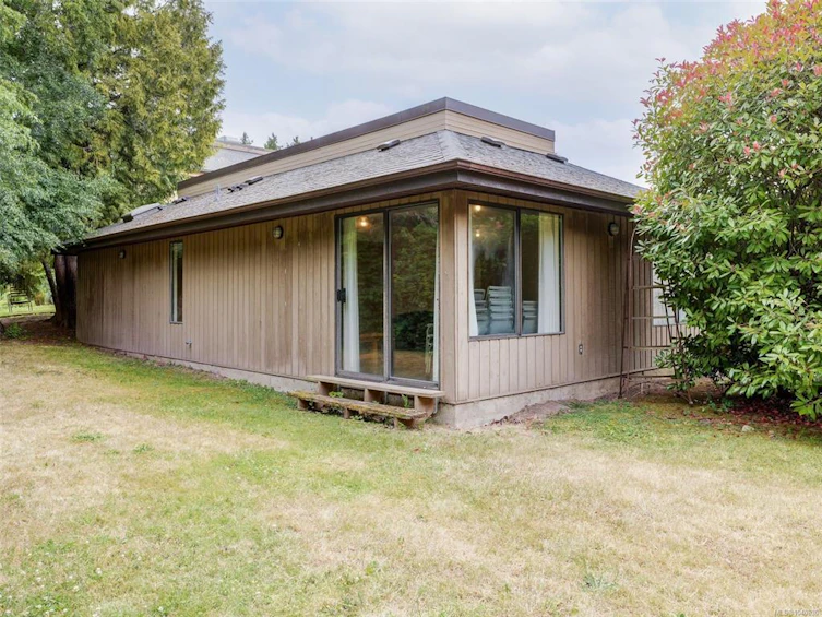 111-3215 Alder Street, Saanich, BC, V8X 1P3 - 24